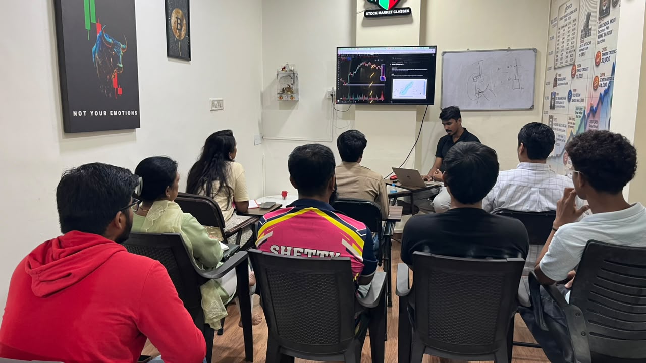 Live stock market classroom training at Market Sarthi Academy